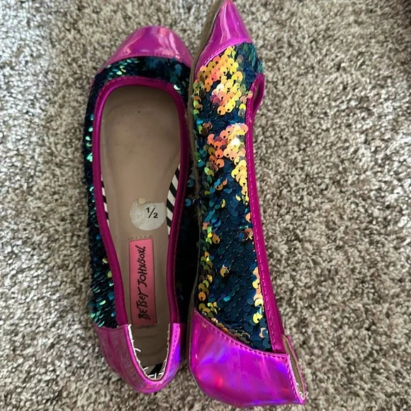 BETSEY JOHNSON sequin flats SB07-08 - Picture 1 of 2